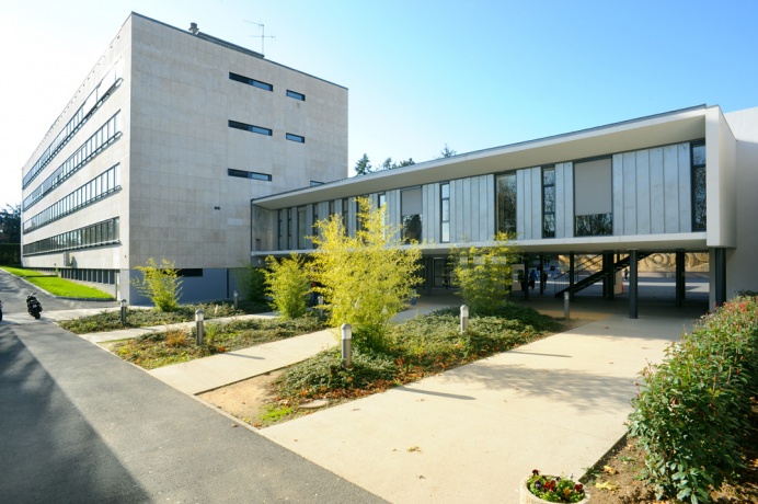 lycée louis armand - villefranche-sur-saône (69)Cliquez sur l'image pour plus d'information